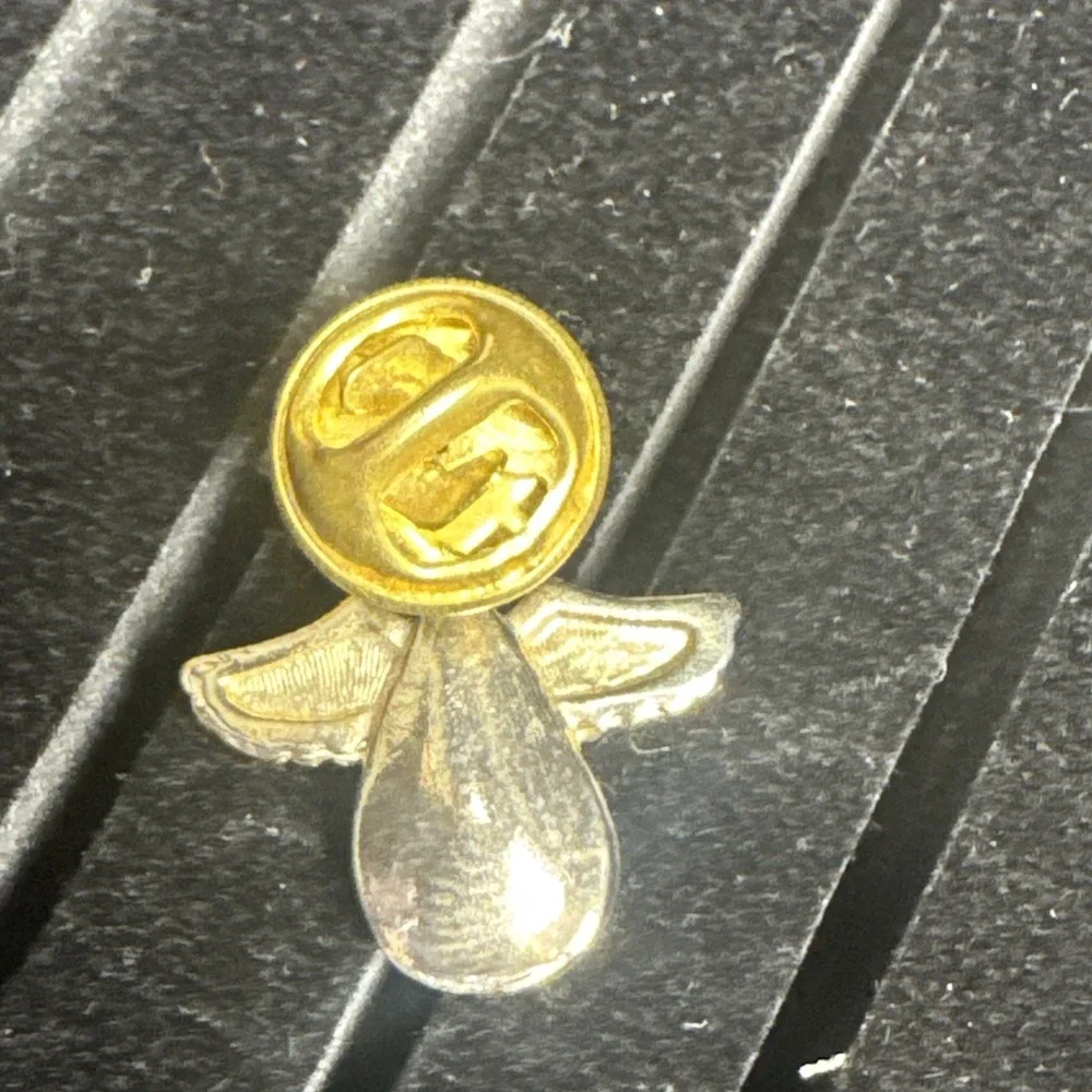 Red Hat Society‎ Angel Vintage Lapel Pin